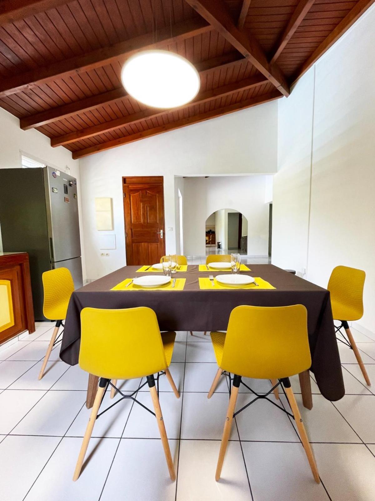 La Villa Ixora, Magnifique Villa Avec Piscine 萨莱比梅 外观 照片